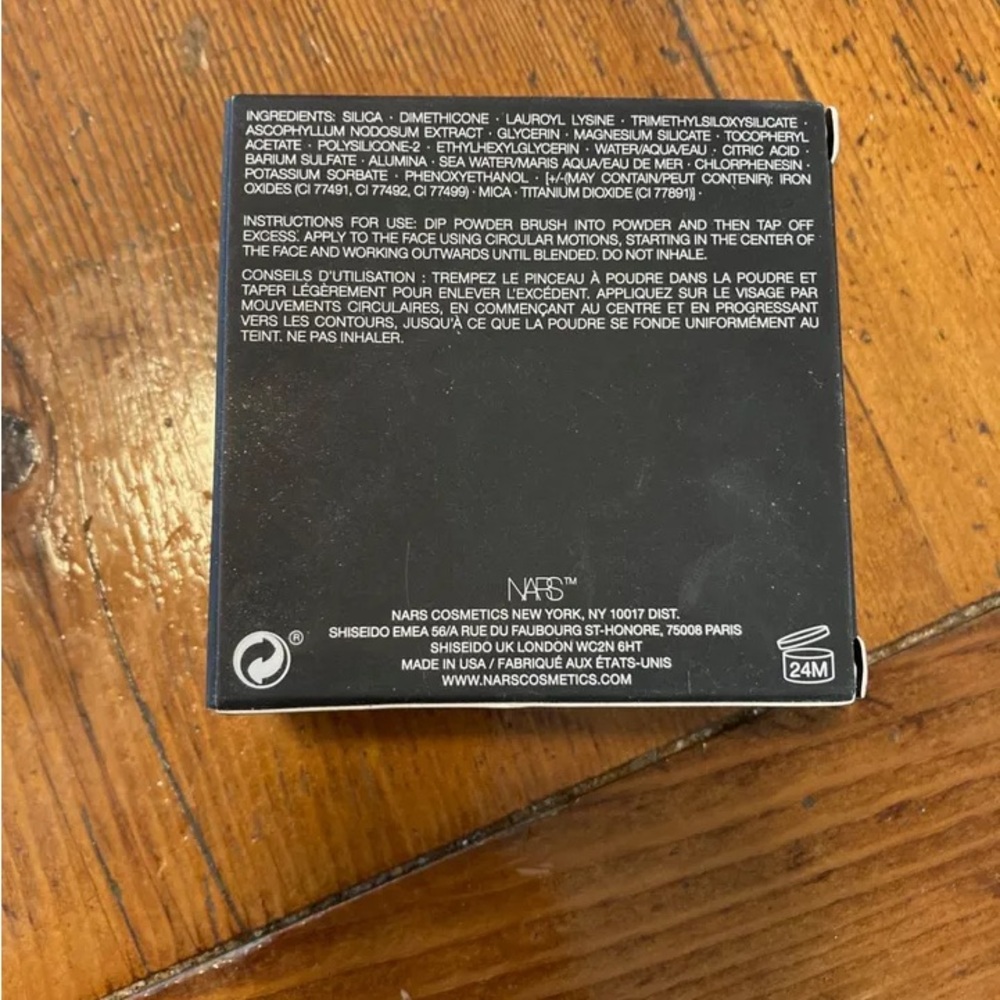 NARS Light Reflecting Setting Powder - Picture 2 of 3